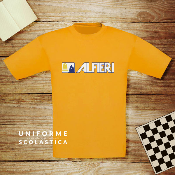 T-shirt Circolo Alfieri - T-shirt Circolo Alfieri unisex a maniche corte. Realizzata in cotone ring-spun preristretto. 
